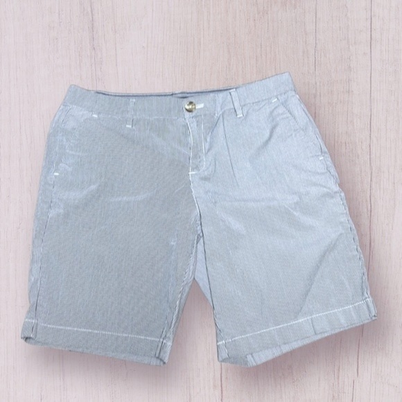 TOMMY Hilfiger Chino Shorts Size 10 Striped Navy White - Picture 1 of 6
